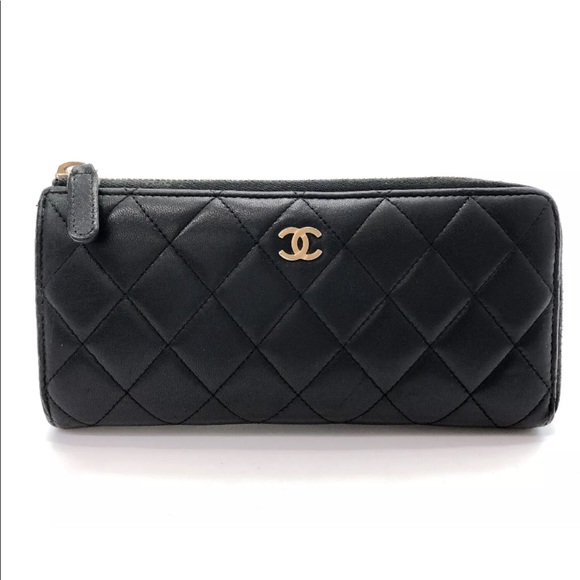 CHANEL Handbags - 🔥CHANEL ❤️ Matelasse Vintage Lambskin Wallet